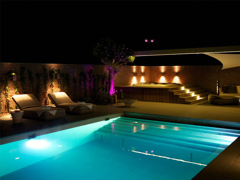 ¿Cuál es la mejor iluminación LED para la piscina?